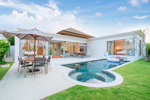 Cost of Concrete Pool Deck Installation in Yonkers